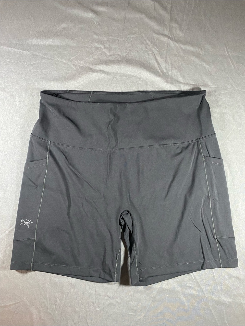 Arc'teryx Women's Black High-Rise Bike Shorts with Side Pockets